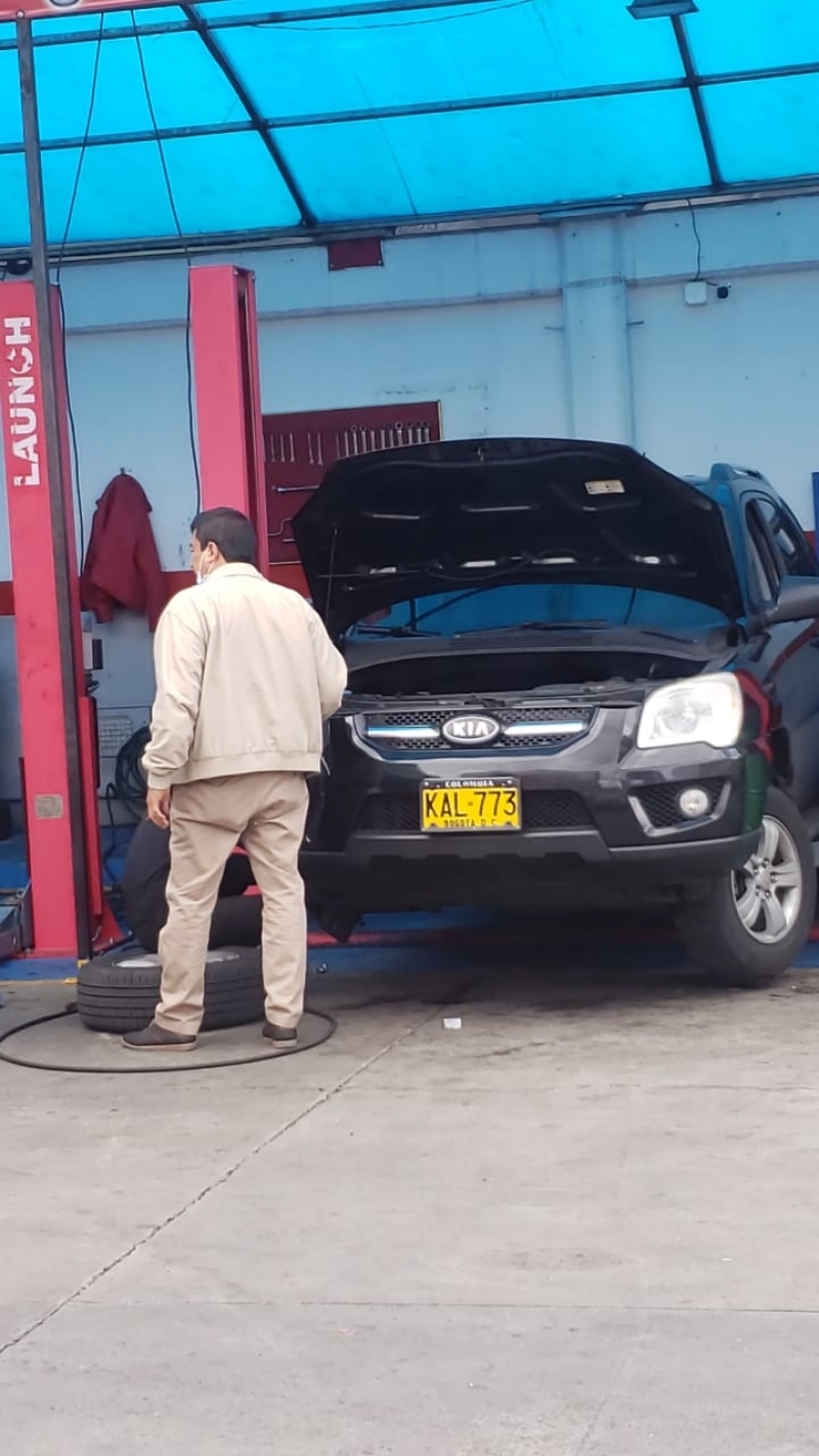Servicio de
montallantas para
vehiculos